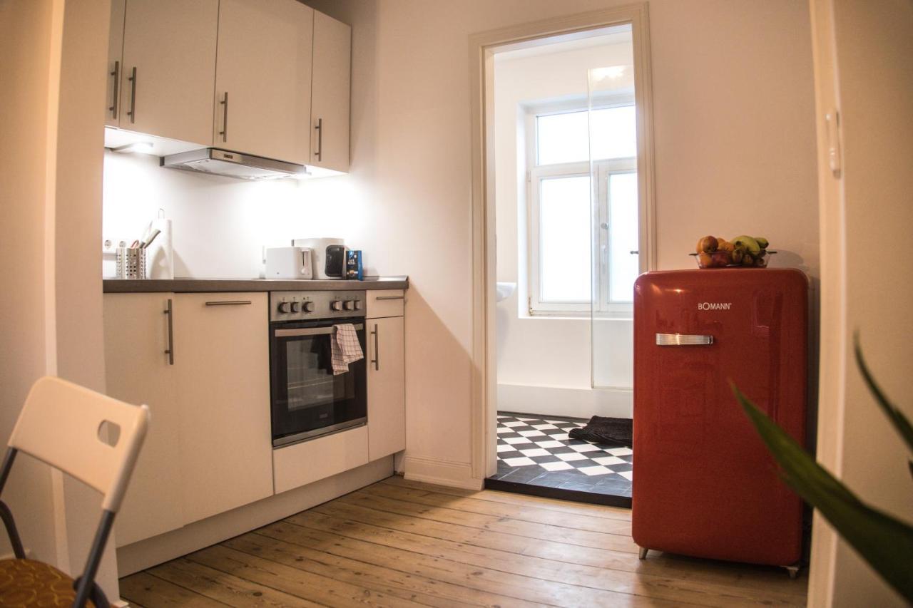 Doppelbett In Heller Wohnung Hamburg Exterior foto