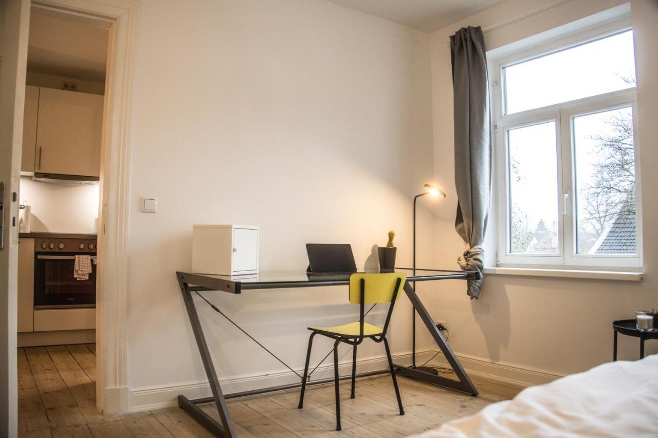 Doppelbett In Heller Wohnung Hamburg Exterior foto